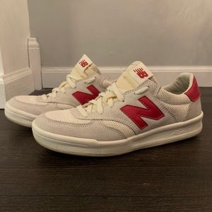New Balance 300 Sneakers